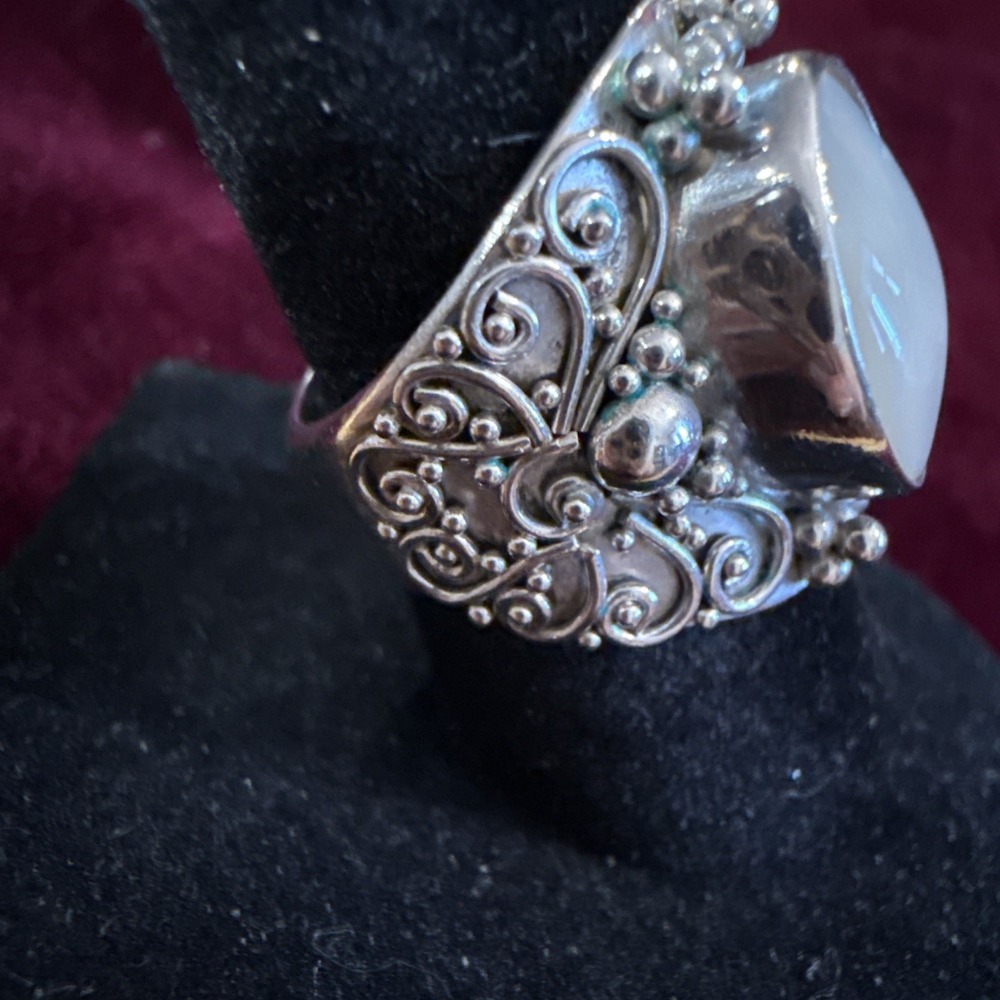 Estate BA Suarti 925 Sterling Silver MOP Shell Bali Band Ring 10 Grams Size 5.5 - Picture 5 of 6